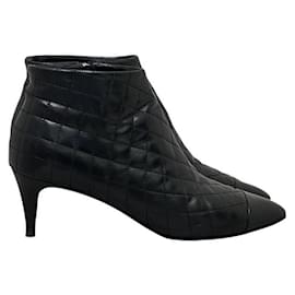 Botines Chanel 2015 con acentos de camelia – Talla 41 Usado
