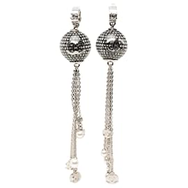 Orecchini a disco in perla finta con clip in ottone argentato CC Chanel con resina strass.