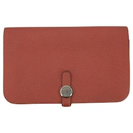 Billetera bifold Dogon Duo de cuero Togo rosa Clou de Selle de Hermès