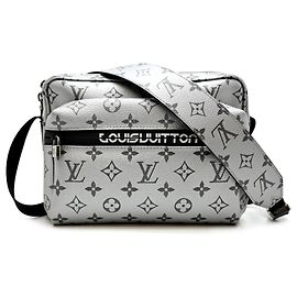 Borsa a Spalla Reflect PM di Louis Vuitton