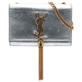 Saint Laurent Borsa a tracolla Kate Monogram in pelle di vitello metallica argento con frange