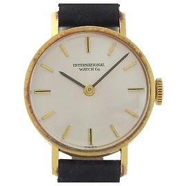 Montre-bracelet vintage pour femmes IWC en or jaune 18K et bracelet en cuir