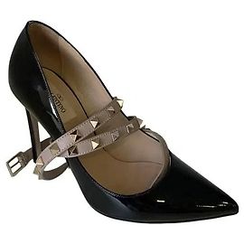 Zapatos de tacón Valentino Garavani Studwrap en cuero charol negro talla 37