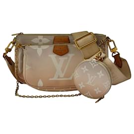 Multi Pochette Accessoires Louis Vuitton monogramma gigante rosa a bordo piscina