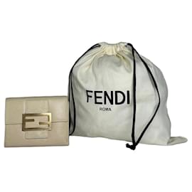 Cartera de cuero Fendi Baguette vintage blanca
