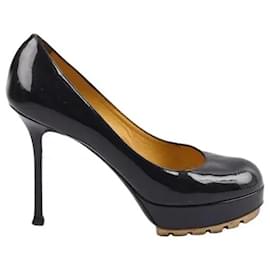 Saint Laurent Tribtoo Pumps aus schwarzem Lackleder