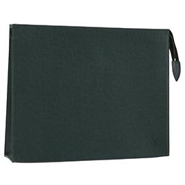 LOUIS VUITTON Poche Toilette Taiga 26 Epicea LV Auth BAZ284