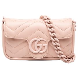 Bolsa de cinto em couro matelassé GG Marmont rosa monocromática Gucci