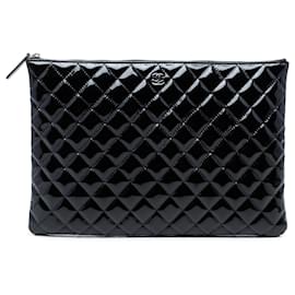 Clutch Chanel nera grande in pelle verniciata trapuntata