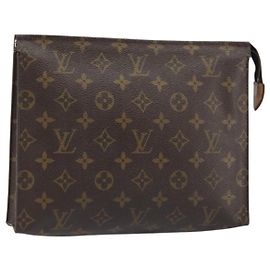 LOUIS VUITTON Poche Toilette Monogram 26 M47542 Auth LV mr2218
