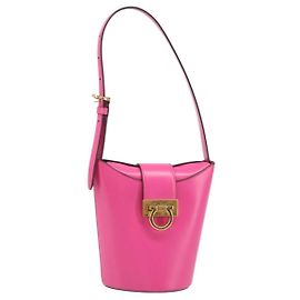 Bolso de Hombro Gancini de Cuero Rosa Dorado Auth ARZ836A de Salvatore Ferragamo