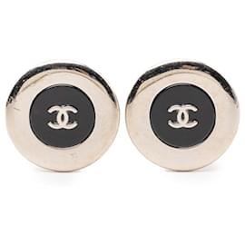 Orecchini a clip in argento placcato ed smalto CC di Chanel