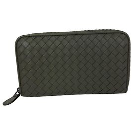 Portafoglio clutch in pelle grigia Intrecciato con zip Bottega Veneta