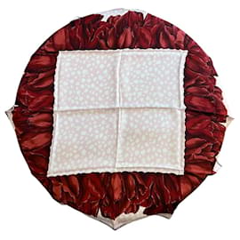 Écharpe en soie rose et rouge Dior