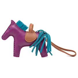 Charm de bolsa Grigri Rodeo PM em couro de cordeiro Milo roxo da Hermès