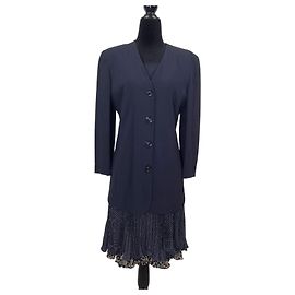 Emanuel Ungaro Conjunto Ungaro con chaqueta y vestido con falda plisada
