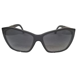 Chanel Sonnenbrille aus schwarzem Acetat mit Kettendetails