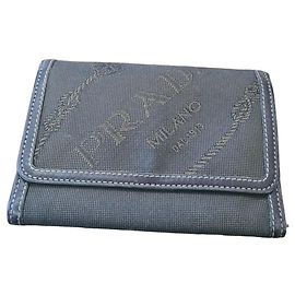 Prada Geldbörse aus braunem Canvas