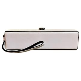 Clutch Chanel 2008 in pelle bianca con logo CC argento