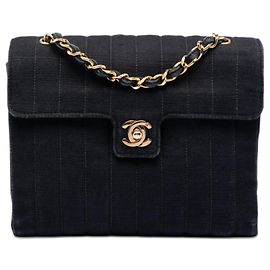 Chanel Schwarz CC Vertikal Gestepptes Nylon Grosgrain Einzelklappe