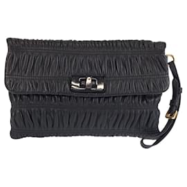 Clutch in pelle nera Prada