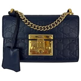 Borsa a spalla in pelle blu monogramma GG Supreme con piccolo lucchetto Gucci