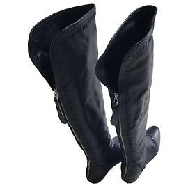 Jean Louis Scherrer Bota overknee com zíper na parte de trás e costuras acolchoadas