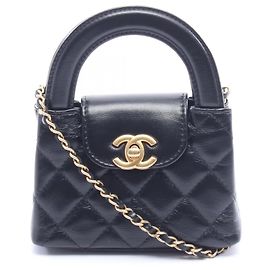 Sac à épaule en cuir noir matelassé Chanel