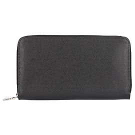 Louis Vuitton Taiga Zippy Organizer Wallet
