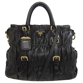 Borsa a mano 2 in 1 in pelle di agnello nera Prada