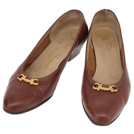 Salvatore Ferragamo Décolleté in Pelle 6 Marrone Auth 174642A