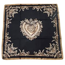 Splendido iconico foulard carré DOLCE & GABBANA in 100% seta collezione “Devotion” - Dolce & Gabbana