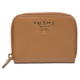 Monedero con logo de Prada en cuero Saffiano marrón caramelo