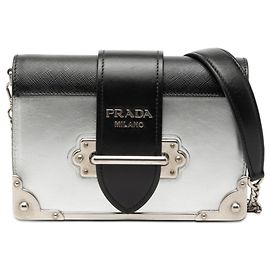 Borsa Cahier in Vitello Metallico con Rifiniture Saffiano Argento di Prada