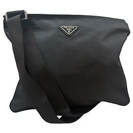 Bolso de hombro Prada de nylon tessuto con logo triangular
