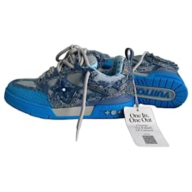 Sneakers Louis Vuitton blu decorate con strass