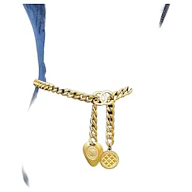 Vintage goldene Chanel-Kettengürtel mit Herz- und Medaillenanhängern