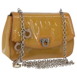 Borsa Gancini Chain Salvatore Ferragamo in pelle verniciata oro giallo Auth INZ001