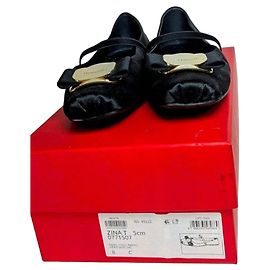 Zina-T Ballerinas von Salvatore Ferragamo