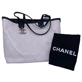 Borsa Tote Chanel in Pelle Nappa Bianca Trapuntata a Diamante