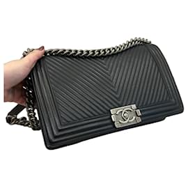 Chanel Boy Flap Borsa a spalla in pelle di agnello trapuntata argento