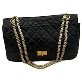 Chanel 2.55 Borsa a tracolla in pelle nera trapuntata con finiture dorate
