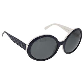 Occhiali da sole CHANEL in plastica Viola CC Auth ka3691A