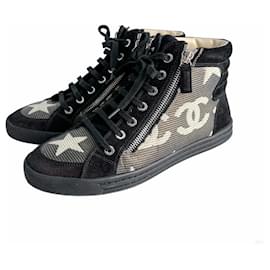 Sneakers in tela Paris Dallas 38 stelle e logo CC bianco e nero - Chanel