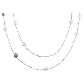 Set collana e bracciale Mikimoto in Au750 con perle del Mar del Sud bianche e nere