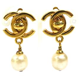 Orecchini a clip in oro e bianco sporco di Chanel