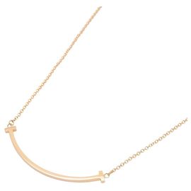 Collana T Smile Small in oro rosa 18K di Tiffany & Co.