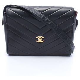 Borsa a spalla Chanel Chevron V-Stitch in pelle di agnello nera