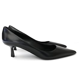 Décolleté a tacco medio punta Prada in pelle nera