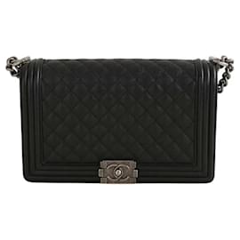 Chanel Boy Umhängetasche